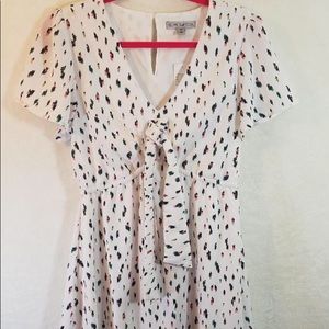 12THOMPSON Women’s Tie Front Dress size Medium